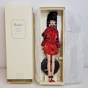 Chinoiserie Red Moon Genuine silkstone Body Gold Label Barbie 2004